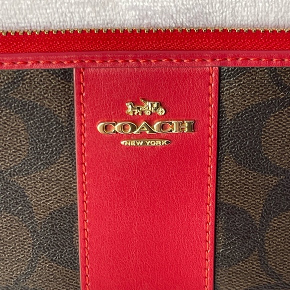 Authentic COACH Wallet - Picture 4 of 9